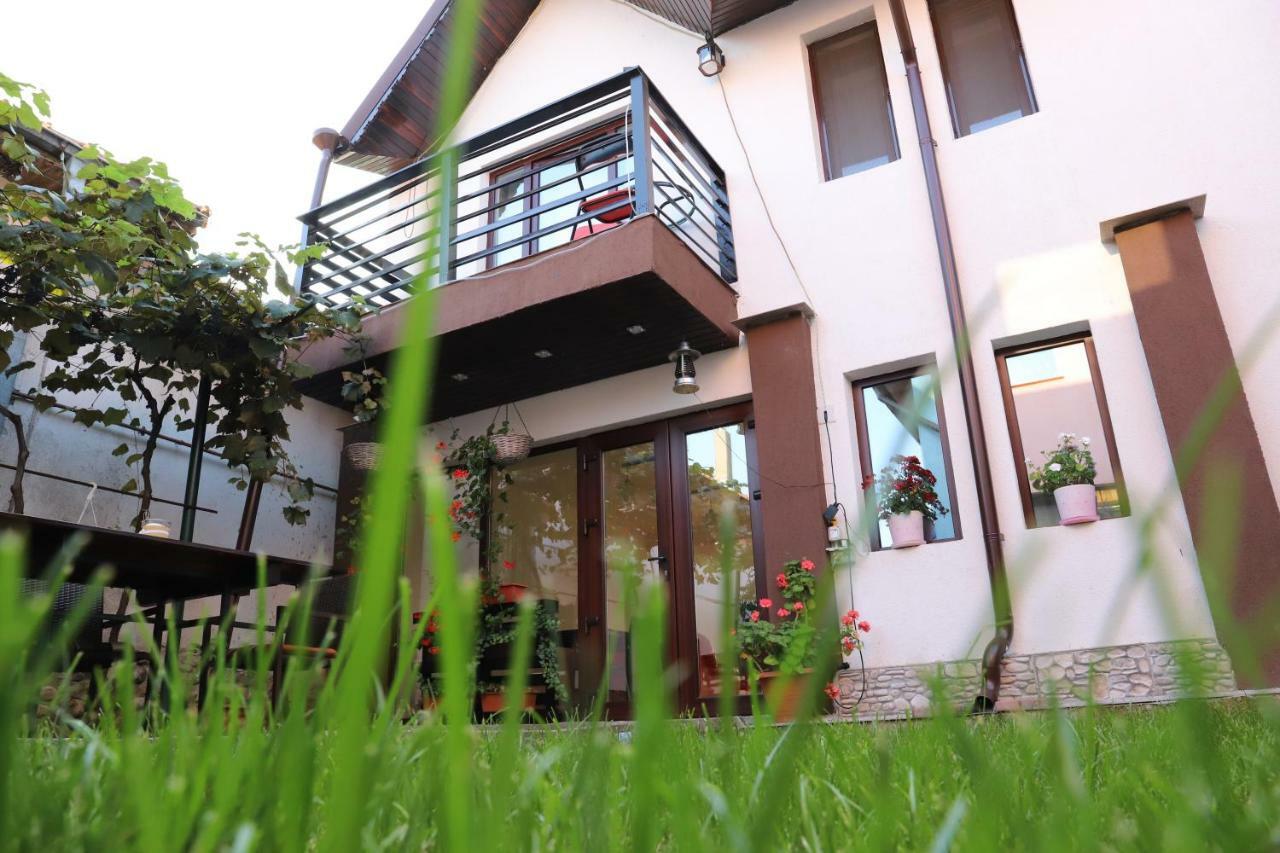 Târgu Jiu Upstairs Residence מראה חיצוני תמונה