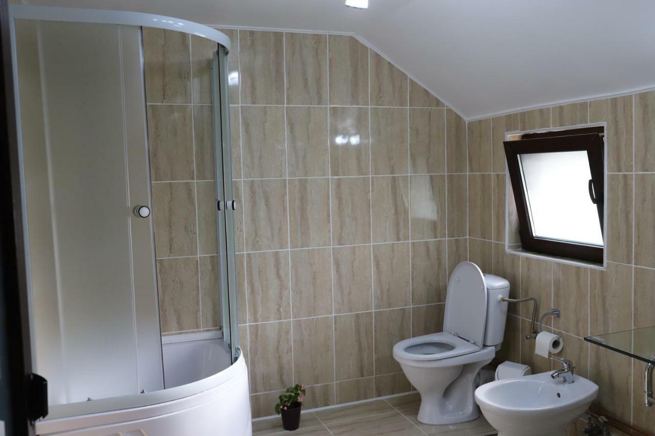Târgu Jiu Upstairs Residence מראה חיצוני תמונה
