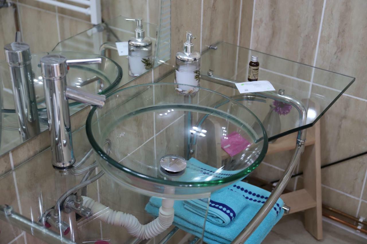 Târgu Jiu Upstairs Residence מראה חיצוני תמונה