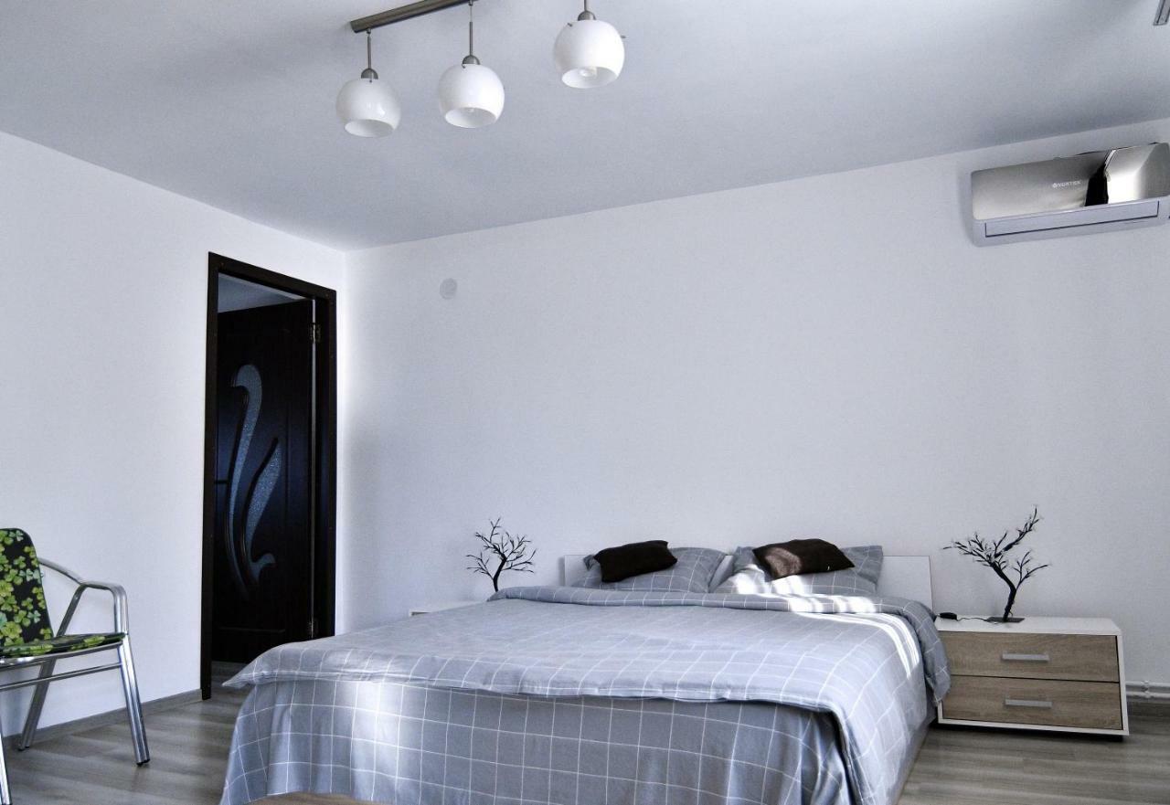 Târgu Jiu Upstairs Residence מראה חיצוני תמונה