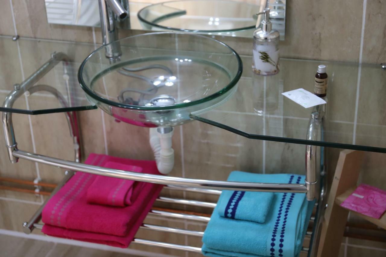 Târgu Jiu Upstairs Residence מראה חיצוני תמונה