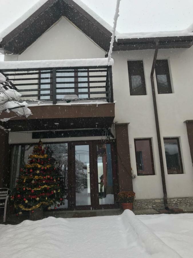 Târgu Jiu Upstairs Residence מראה חיצוני תמונה