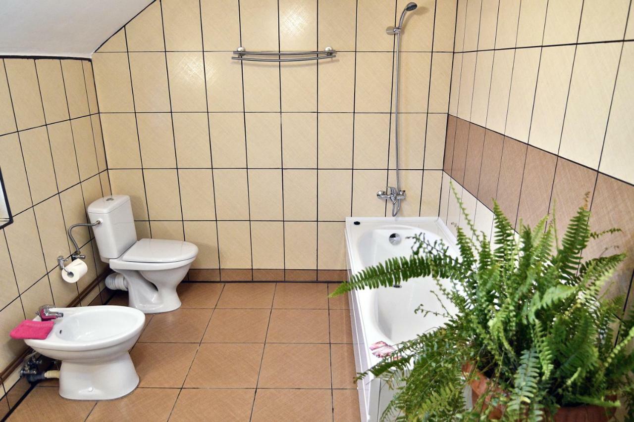 Târgu Jiu Upstairs Residence מראה חיצוני תמונה