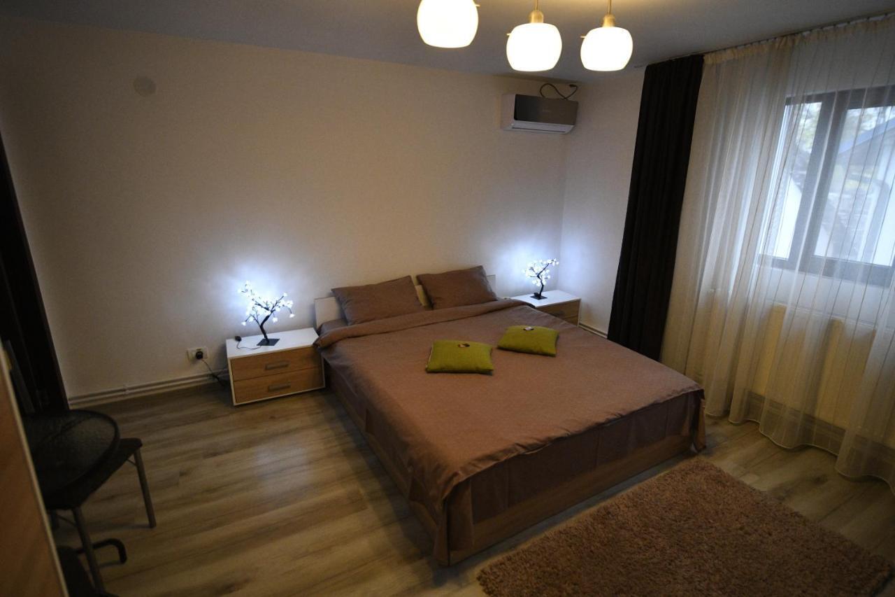 Târgu Jiu Upstairs Residence מראה חיצוני תמונה